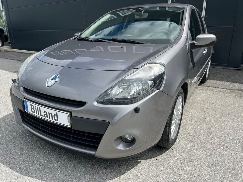 Begagnad 2011 Renault Clio R.S. Halvkombi | 32 900 kr (Marknadspris) - Bild 1/4