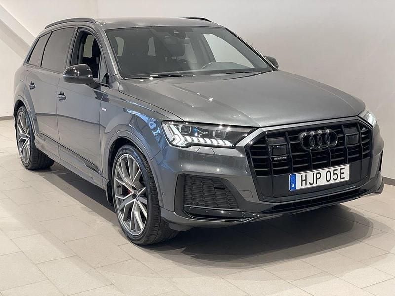 Grå (daytonagrå pärleffekt) Begagnad 2021 Audi Q7 S-Line SUV | 639 000 kr - Bild 1/4
