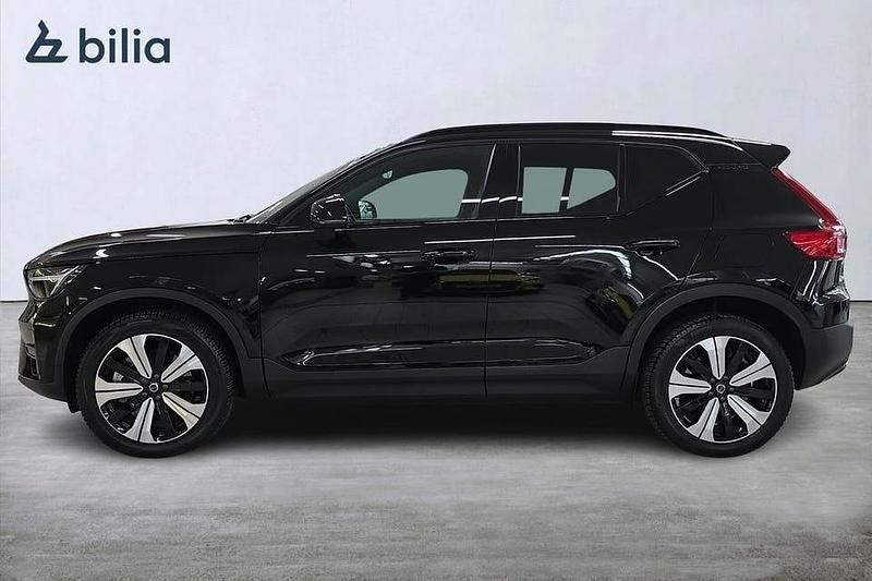 Begagnad Volvo XC40 Core 185 kW (252 HK) 2022 Svart SUV
