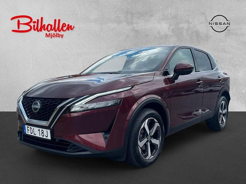 Mörkröd Begagnad 2024 Nissan Qashqai N-Connecta SUV | 319 000 kr (Marknadspris) - Bild 1/4