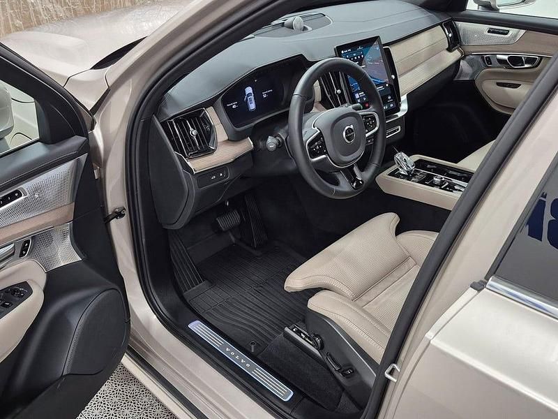 Begagnad Volvo XC90 Ultra 310 HK (228 kW) 2025 Bright dusk metallic SUV