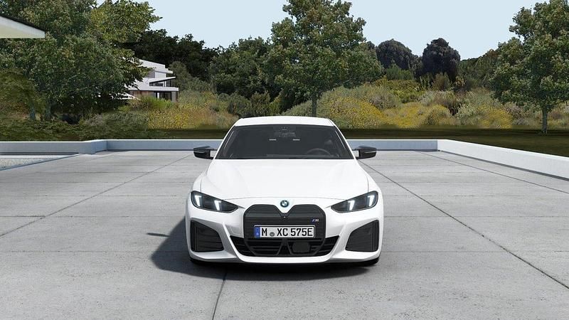 Begagnad BMW i4 Efficient Dynamics 442 kW (601 HK) 2024 Vit (mineralvit metallic) Sedan