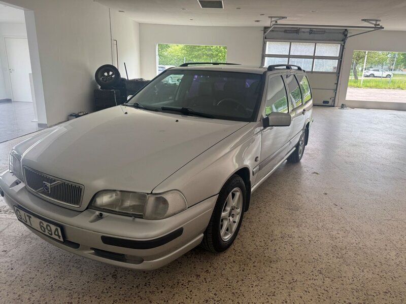 Ljusgrå Begagnad 1999 Volvo V70 Kombi | 18 000 kr - Bild 1/4