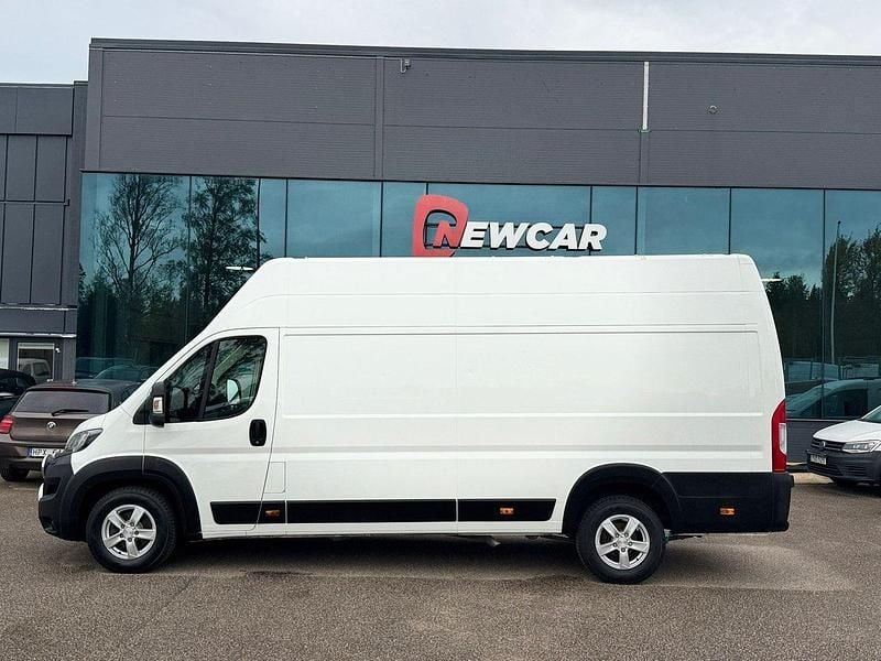 Vit Begagnad 2018 Peugeot Boxer Van | 179 900 kr (Lite dyr) - Bild 1/4