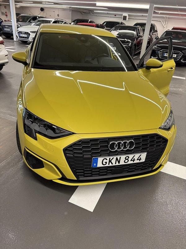Gul Begagnad 2024 Audi A3 Sportback e-tron Premium Sedan | 299 000 kr (Superpris) - Bild 1/1