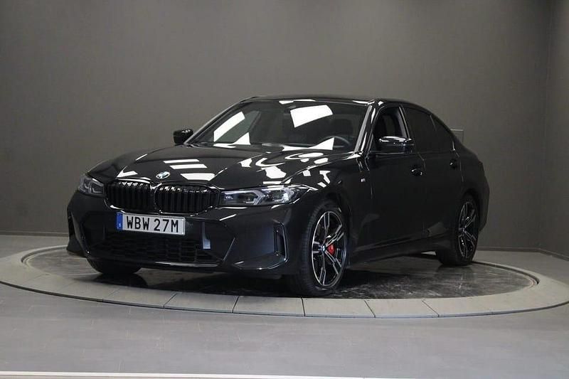 Svart Begagnad 2024 BMW 320 Comfort Edition Sedan | 499 000 kr (Dyr) - Bild 1/4