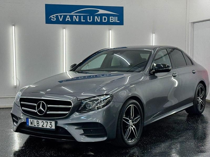 Grå Begagnad 2017 Mercedes E220 AMG line Sedan | 269 800 kr (Bra pris) - Bild 1/4