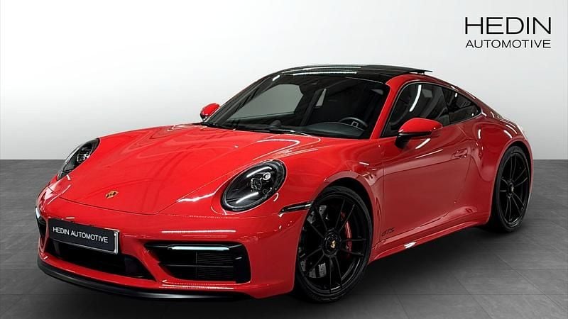 Röd (red) Begagnad 2023 Porsche 911 Carrera GTS Sportkupé | 1 639 000 kr - Bild 1/4