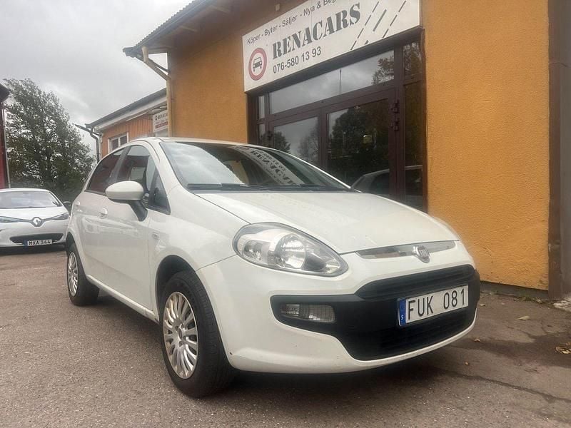 Vit Begagnad 2010 Fiat Punto Evo Dynamic Halvkombi | 20 000 kr - Bild 1/4