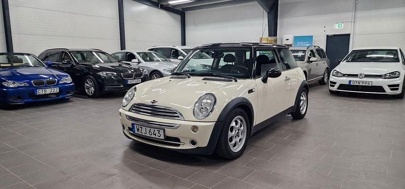 Begagnad 2006 Mini Cooper Pepper Halvkombi | 39 900 kr (Marknadspris) - Bild 1/4