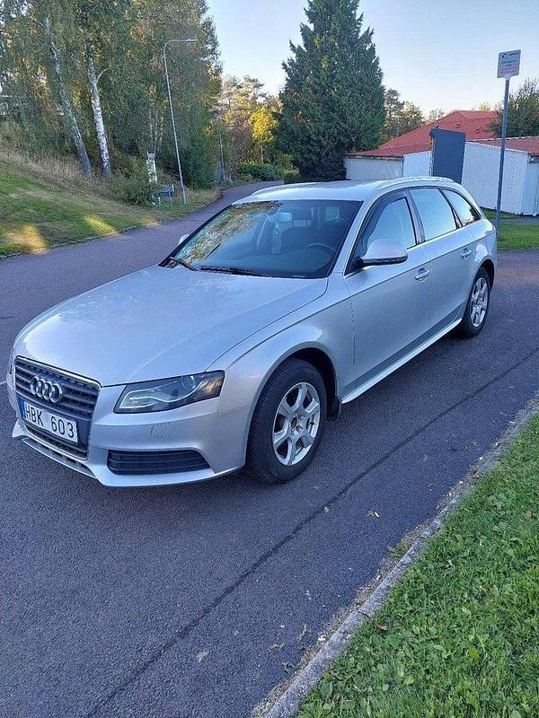 Silver Begagnad 2009 Audi A4 Kombi | 55 000 kr (Dyr) - Bild 1/4