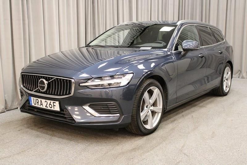 Begagnad Volvo V60 350 HK (257 kW) 2023 Blå Kombi