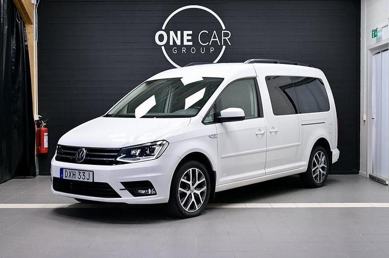 Vit Begagnad 2019 VW Caddy Maxi Life Life Minibuss | 318 900 kr (Marknadspris) - Bild 1/4