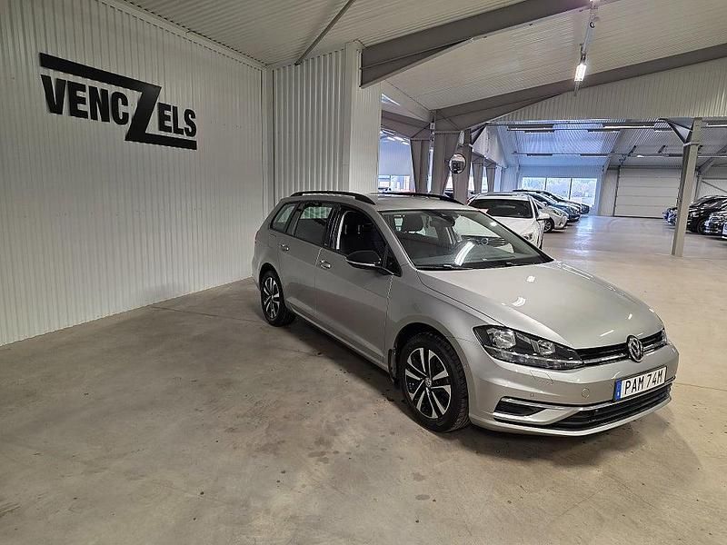 Begagnad VW Golf VII IQ Drive 116 HK (85 kW) 2019 Silver Kombi