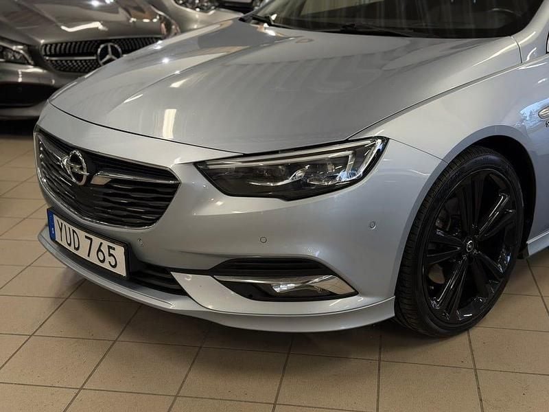 Begagnad Opel Insignia Business 170 HK (125 kW) 2017 Grå Halvkombi