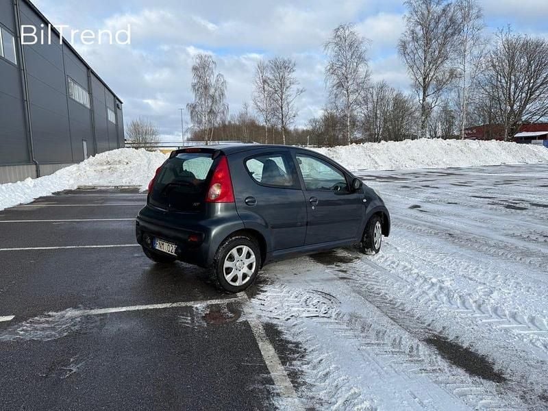 Begagnad Peugeot 107 68 HK (50 kW) 2007 Grå Halvkombi