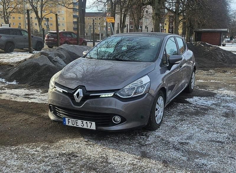 Begagnad Renault Clio IV 90 HK (66 kW) 2015