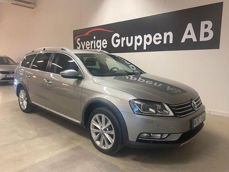 Silver Begagnad 2014 VW Passat Alltrack Kombi | 99 900 kr (Marknadspris) - Bild 1/4