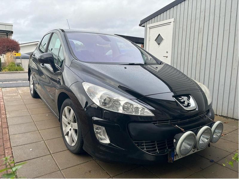 Svart Begagnad 2008 Peugeot 308 Halvkombi | 35 000 kr (Bra pris) - Bild 1/4