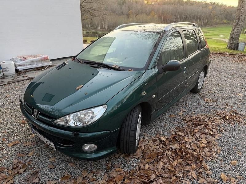 Grön Begagnad 2006 Peugeot 206 Kombi | 20 000 kr (Marknadspris) - Bild 1/4