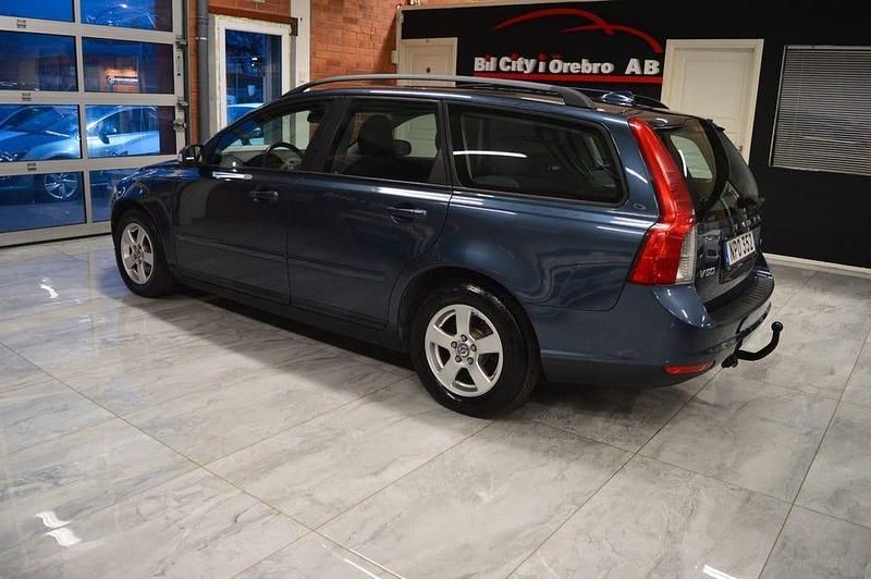 Begagnad Volvo V50 125 HK (91 kW) 2008 Blå Kombi