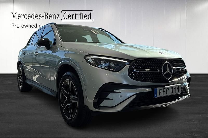 Begagnad Mercedes GLC300e 2023 Silver