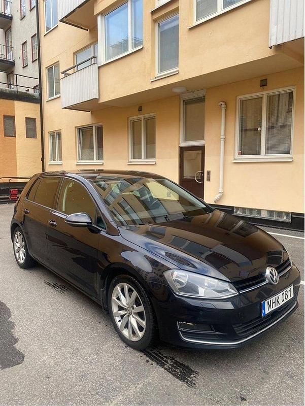 Svart Begagnad 2014 VW Golf VII GT Halvkombi | 130 000 kr (Marknadspris) - Bild 1/4
