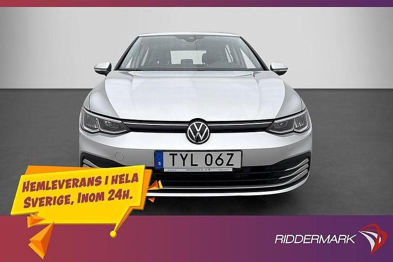 Begagnad VW Golf VIII 150 HK (110 kW) 2020 Silver Halvkombi