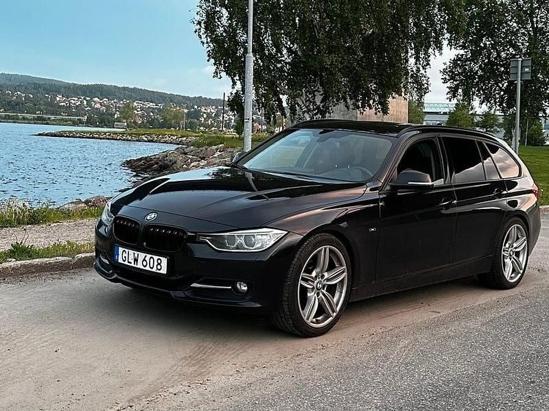 Begagnad BMW 320 Sport Line 184 HK (135 kW) 2013 Kombi