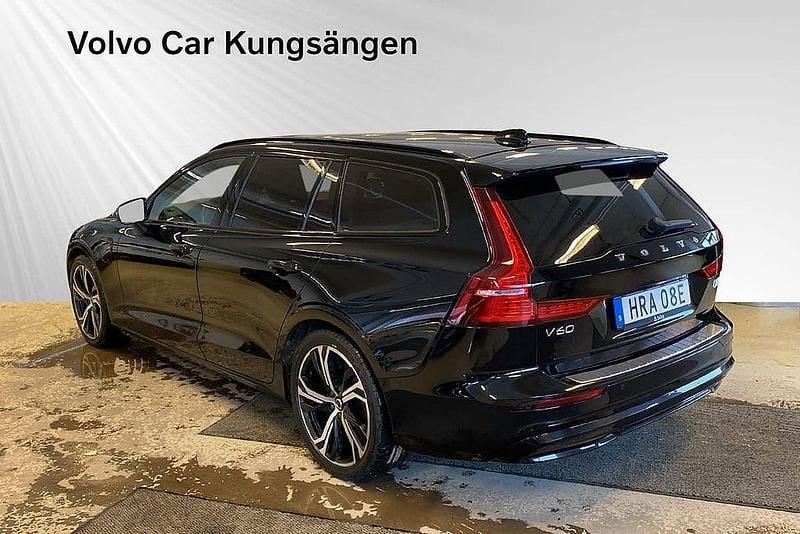 Begagnad Volvo V60 Plus 253 HK (186 kW) 2022 Svart Kombi