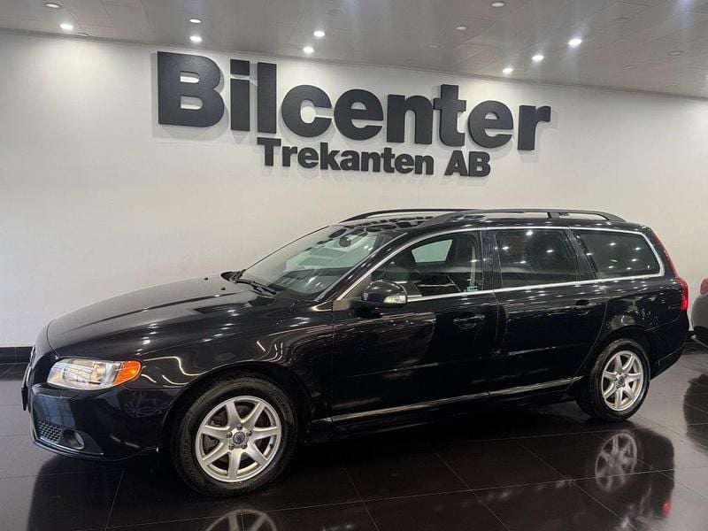 Svart Begagnad 2010 Volvo V70 Momentum Kombi | 54 900 kr (Superpris) - Bild 1/4
