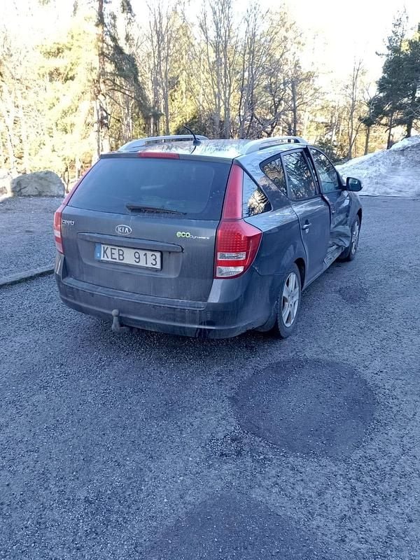 Begagnad Kia Ceed Sportswagon 115 HK (84 kW) 2010 Kombi