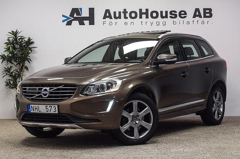 Brun Begagnad 2013 Volvo XC60 Summum SUV | 209 000 kr (Lite dyr) - Bild 1/4