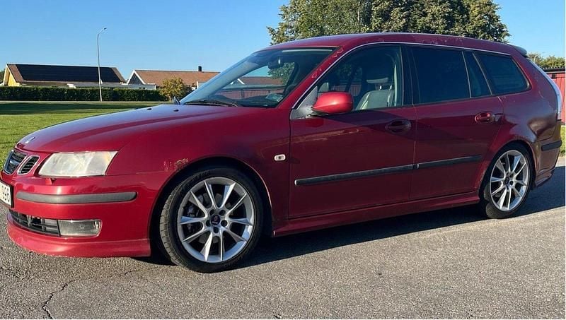 Röd Begagnad 2006 Saab 9-3 Aero Kombi | 39 000 kr (Bra pris) - Bild 1/4