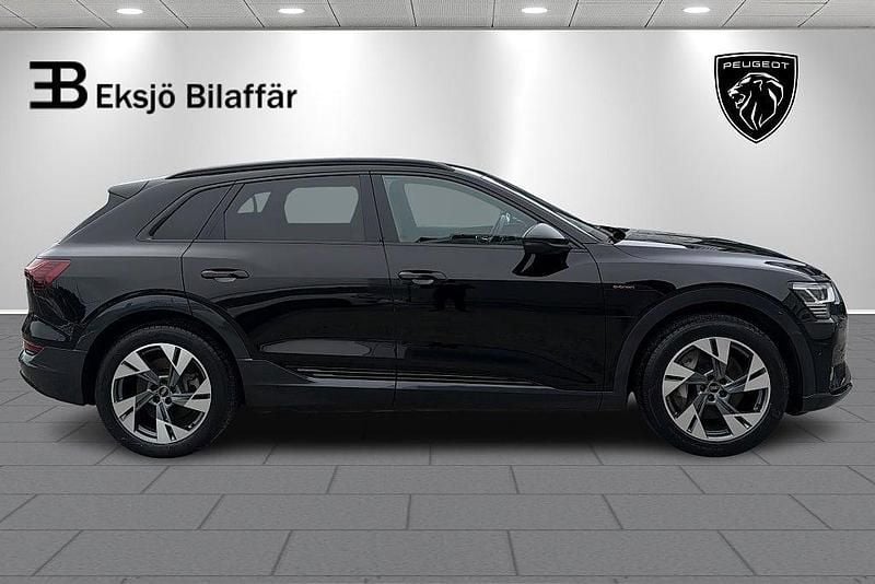 Begagnad Audi e-tron 300 kW (408 HK) 2022 Svart SUV