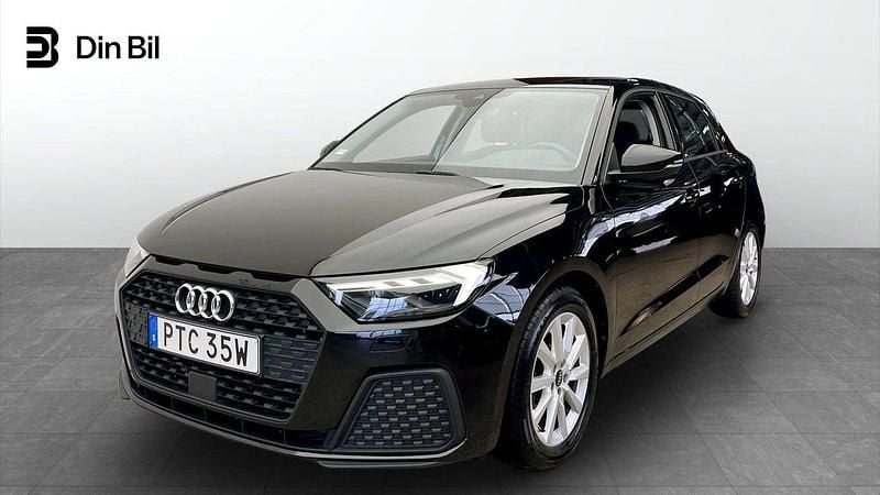 Svart Begagnad 2022 Audi A1 Sportback Proline Halvkombi | 204 000 kr (Marknadspris) - Bild 1/4