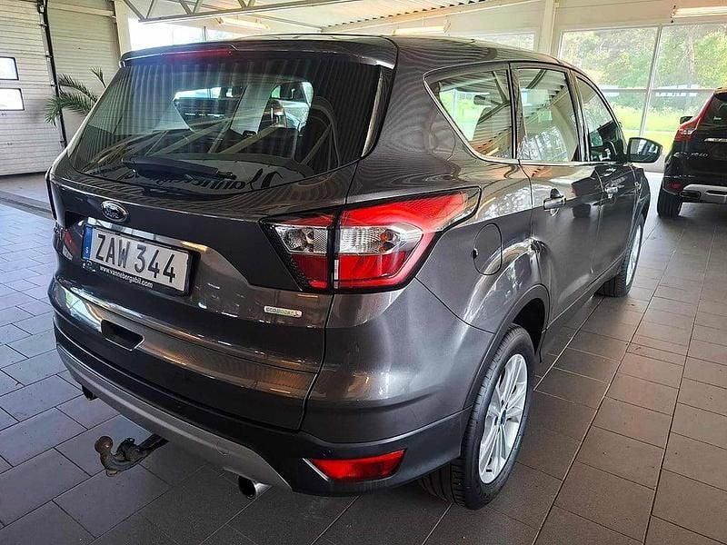 Begagnad Ford Kuga Titanium 150 HK (110 kW) 2017 Grå SUV