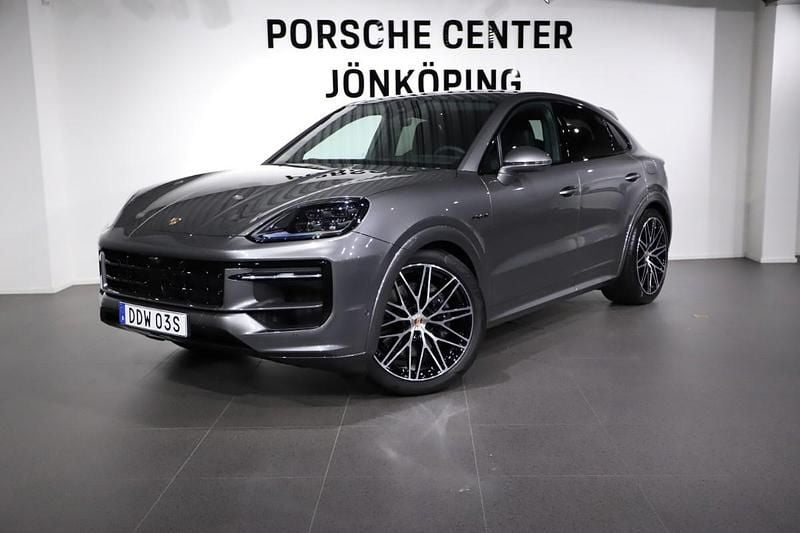 Mörkgrå (grey) Ny 2025 Porsche Cayenne SUV | 1 553 100 kr (Lite dyr) - Bild 1/4