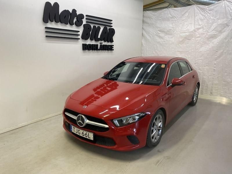 Röd Begagnad 2019 Mercedes A200 Halvkombi | 239 900 kr (Marknadspris) - Bild 1/4
