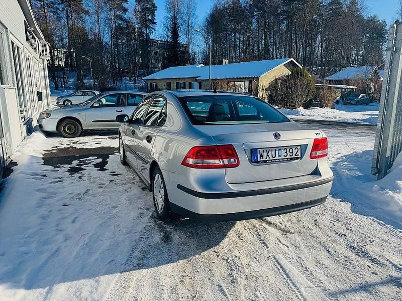 Begagnad Saab 9-3 Linear 150 HK (110 kW) 2005 Silver metallic Sedan