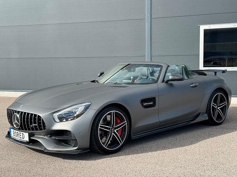 Grå Begagnad 2017 Mercedes AMG GT AMG Cab | 1 249 000 kr - Bild 1/4