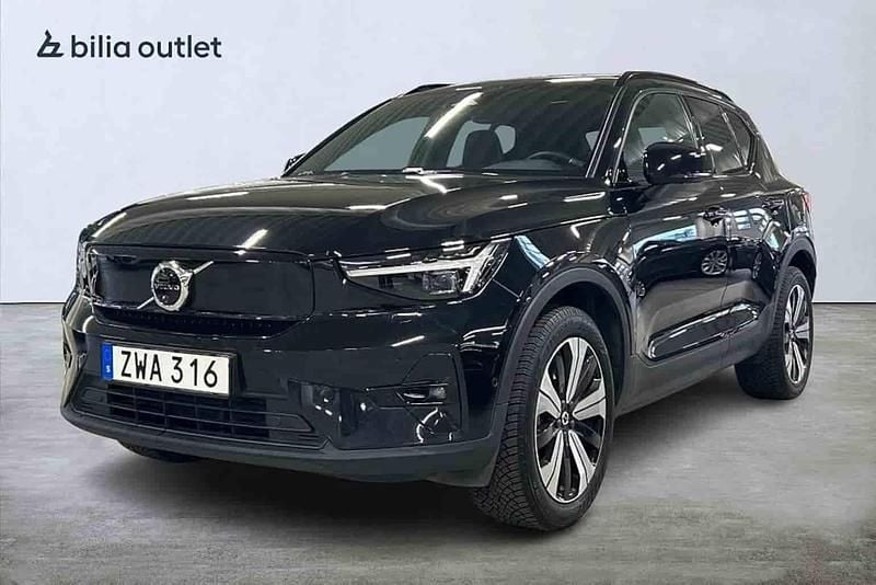 Svart Begagnad 2024 Volvo XC40 SUV | 489 900 kr (Marknadspris) - Bild 1/1