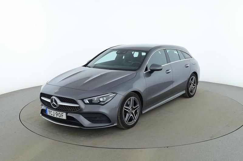 Grå Begagnad 2019 Mercedes CLA220 Shooting Brake AMG line Kombi | 301 000 kr (Marknadspris) - Bild 1/4
