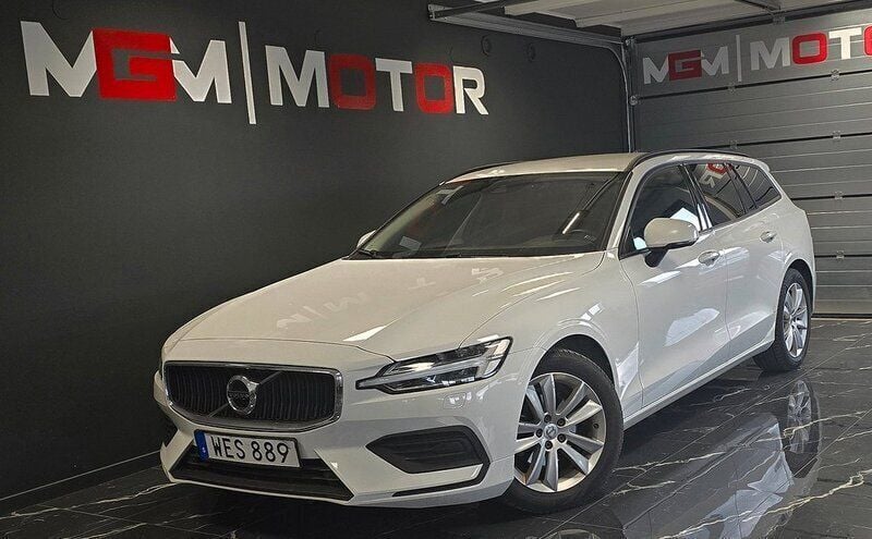 Vit Begagnad 2020 Volvo V60 Momentum Kombi | 209 000 kr (Marknadspris) - Bild 1/4
