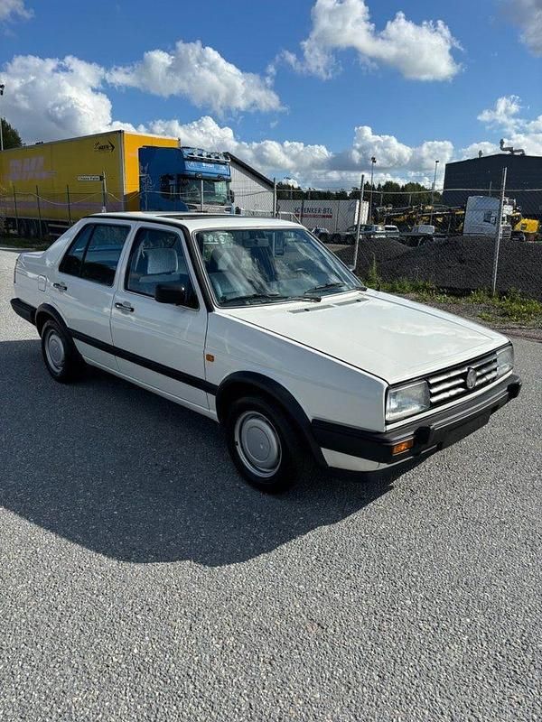 Begagnad VW Jetta 90 HK (66 kW) 1988 Vit Sedan
