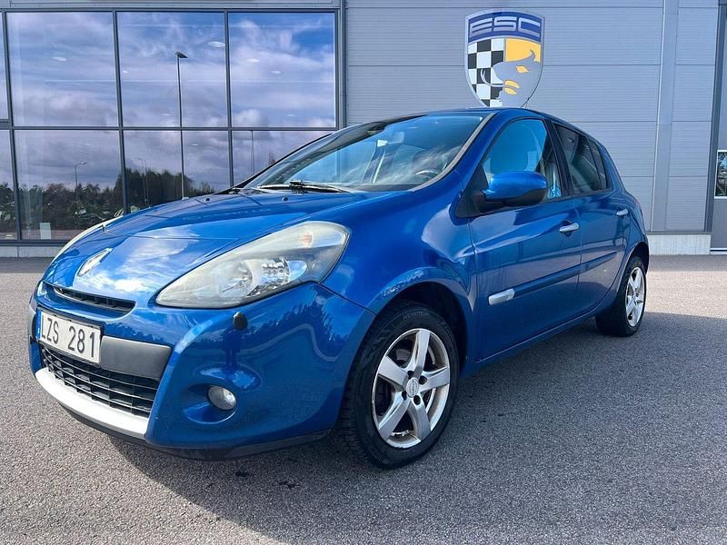 Blå Begagnad 2012 Renault Clio R.S. Halvkombi | 34 900 kr (Marknadspris) - Bild 1/4