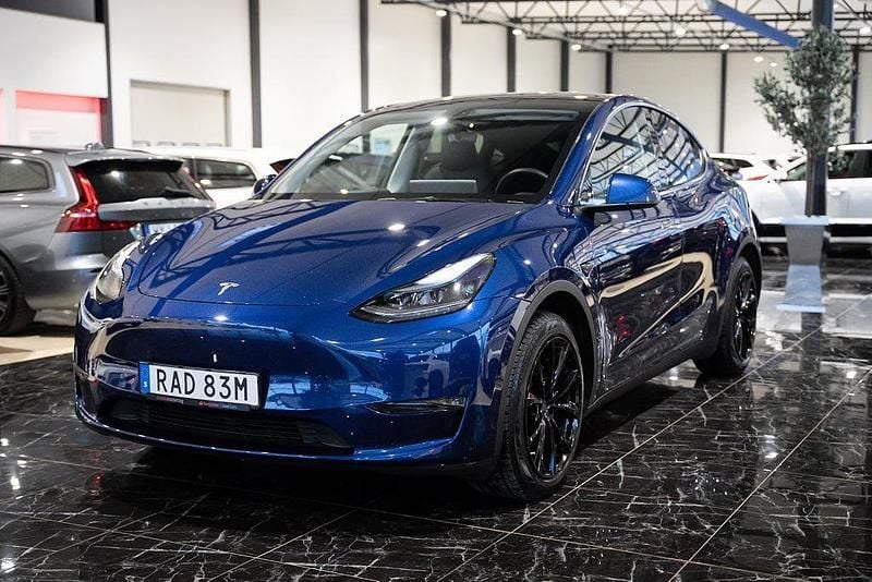 Begagnad Tesla Model Y Long Range AWD 378 kW (514 HK) 2022 Blå SUV