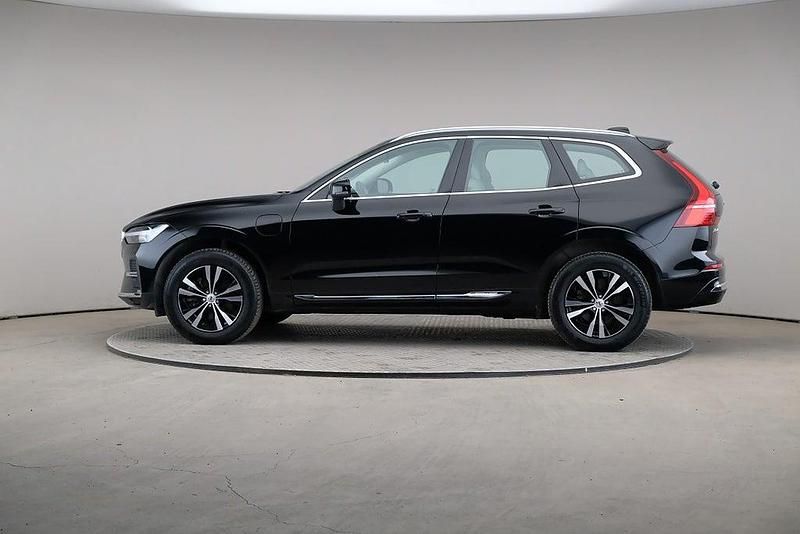 Begagnad Volvo XC60 Momentum 350 HK (257 kW) 2022 Svart SUV