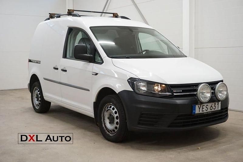 Vit Begagnad 2017 VW Caddy Minibuss | 128 900 kr (Marknadspris) - Bild 1/4