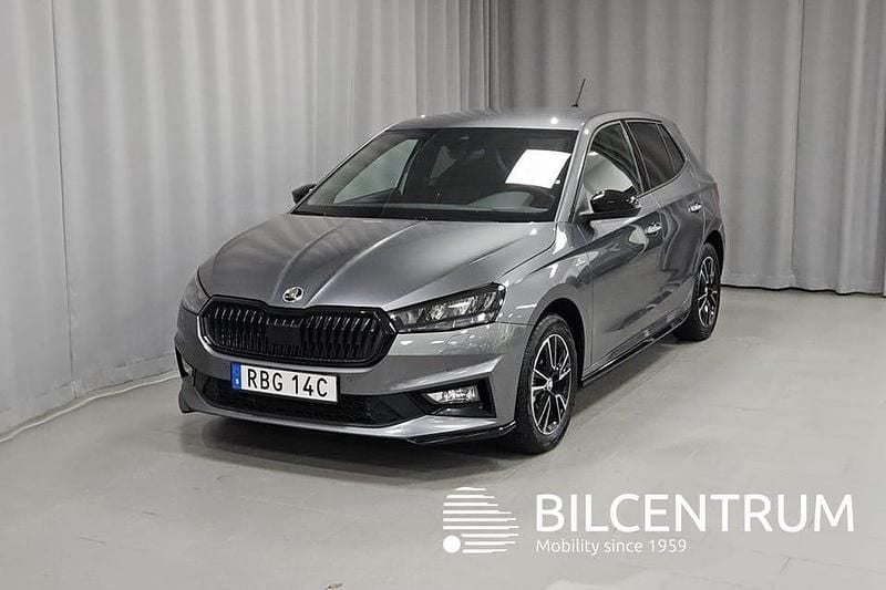 Grå Begagnad 2024 Skoda Fabia Monte Carlo | 224 900 kr (Marknadspris) - Bild 1/4